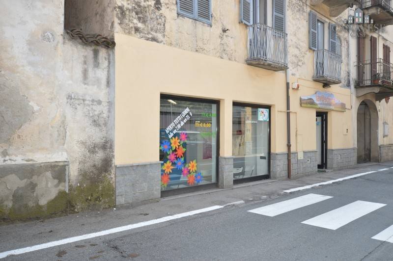 esterno - Negozio via Carlo Botta, 30, Castellamonte - foto 1
