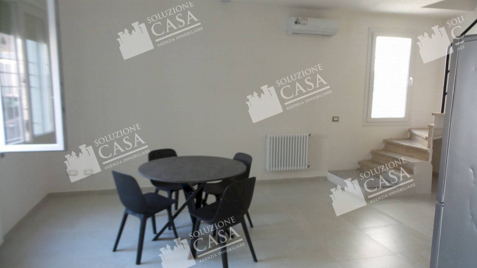 Portion of a house Cento - photo 2