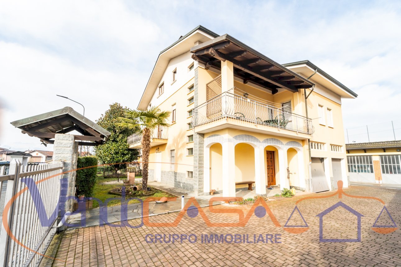 Independent house Cardè - photo 1
