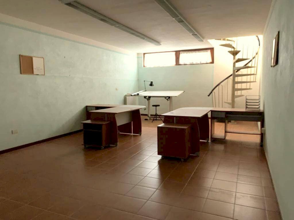 Attività Commerciale Via Rosselli, Seravezza - foto 1