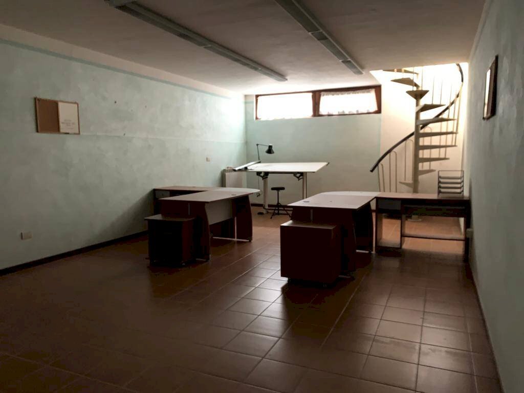 Attività Commerciale Via Rosselli, Seravezza - foto 2