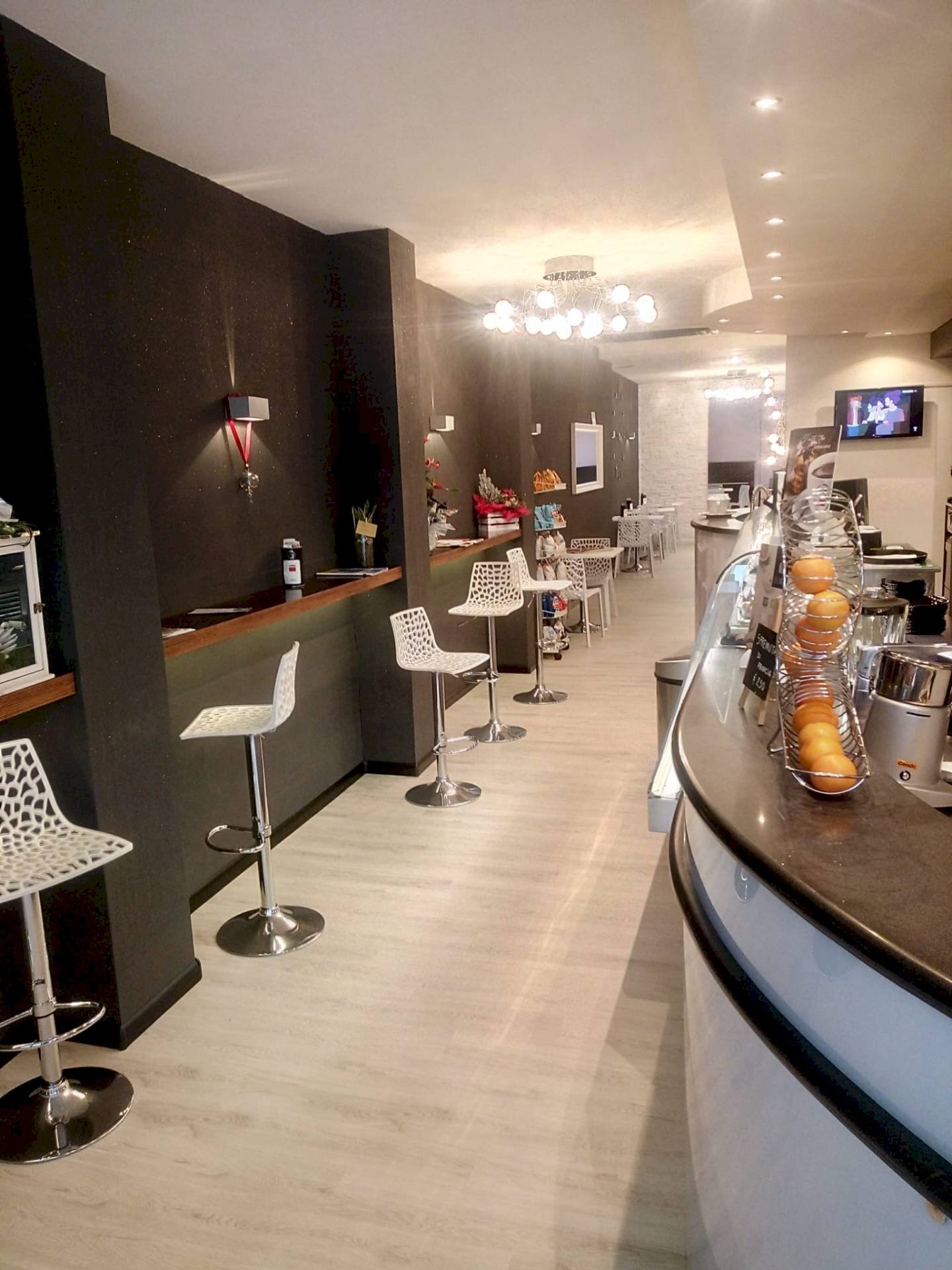 Commercial Activity Via aurelia, Viareggio - photo 1