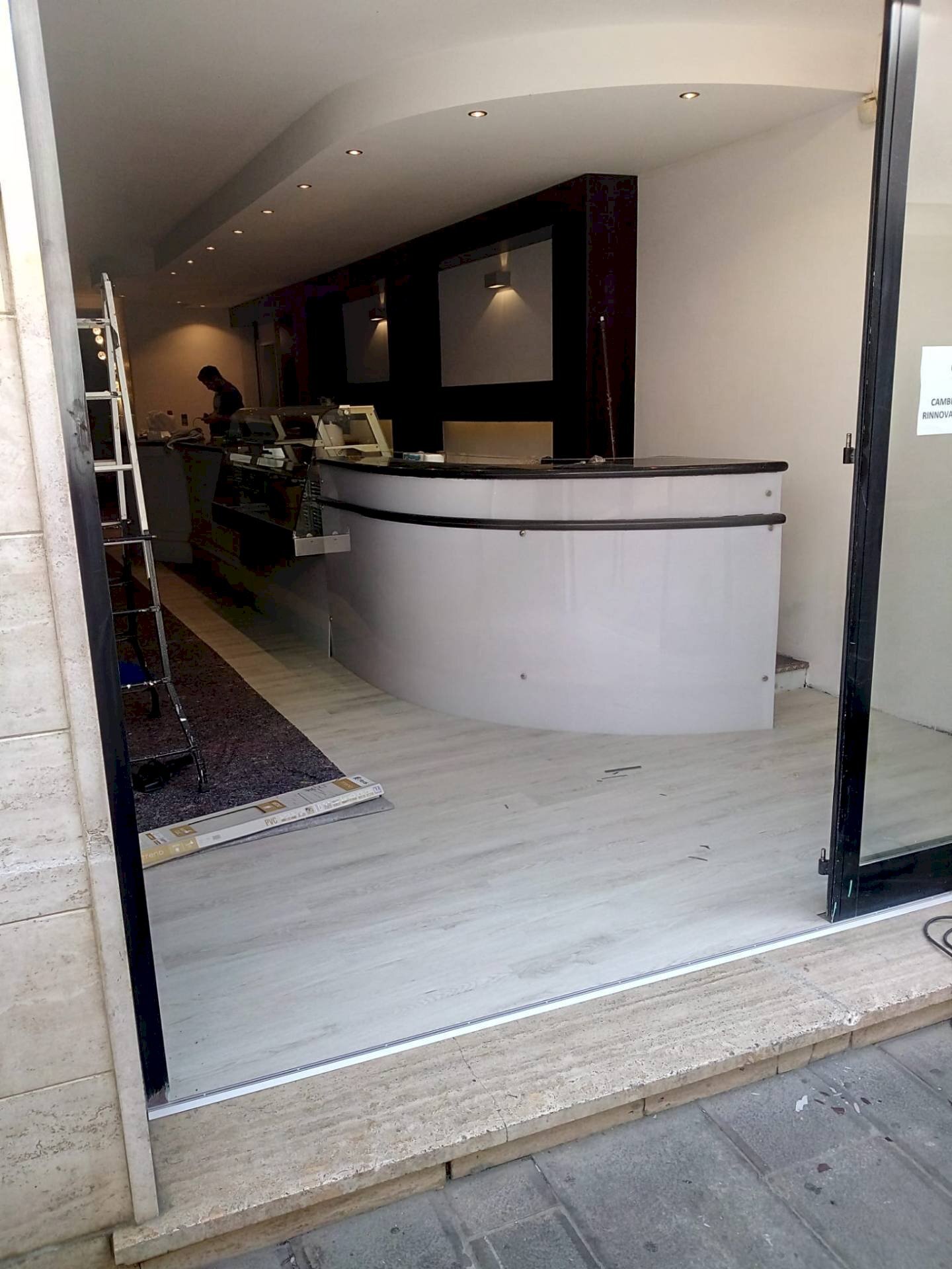 Commercial Activity Via aurelia, Viareggio - photo 2