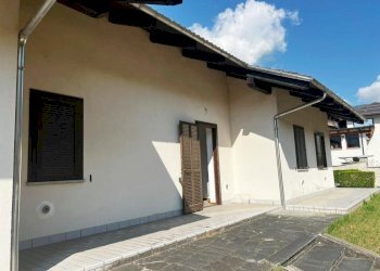 FACCIATA - Villa a Schiera Frazione Castel del Bosco, 12, Roure - foto 2