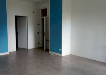 Commercial Activity lunata, Capannori - photo 1