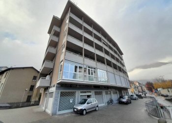 Negozio via Ezio Parolo, 40, Sondrio - foto 2