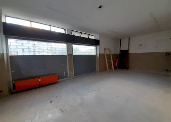 Negozio via Ezio Parolo, 40, Sondrio - foto 8