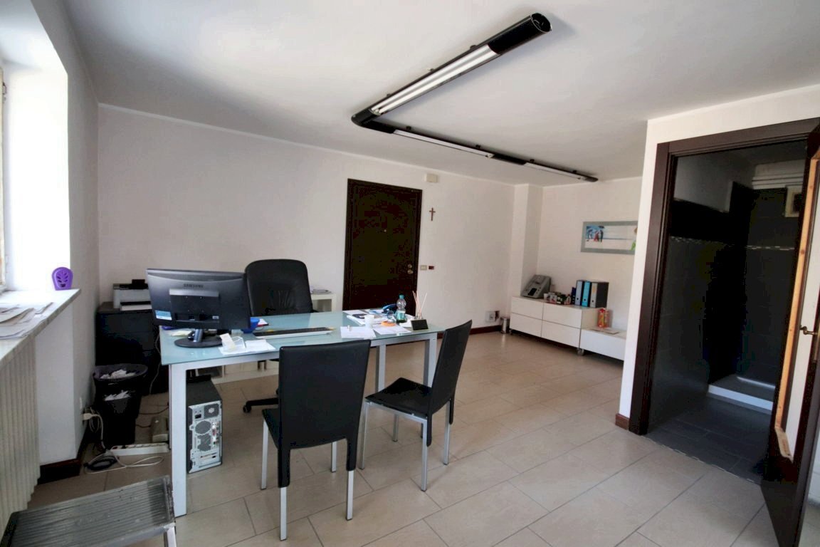 Warehouse Corso Cortemilia, 31, Alba - photo 1