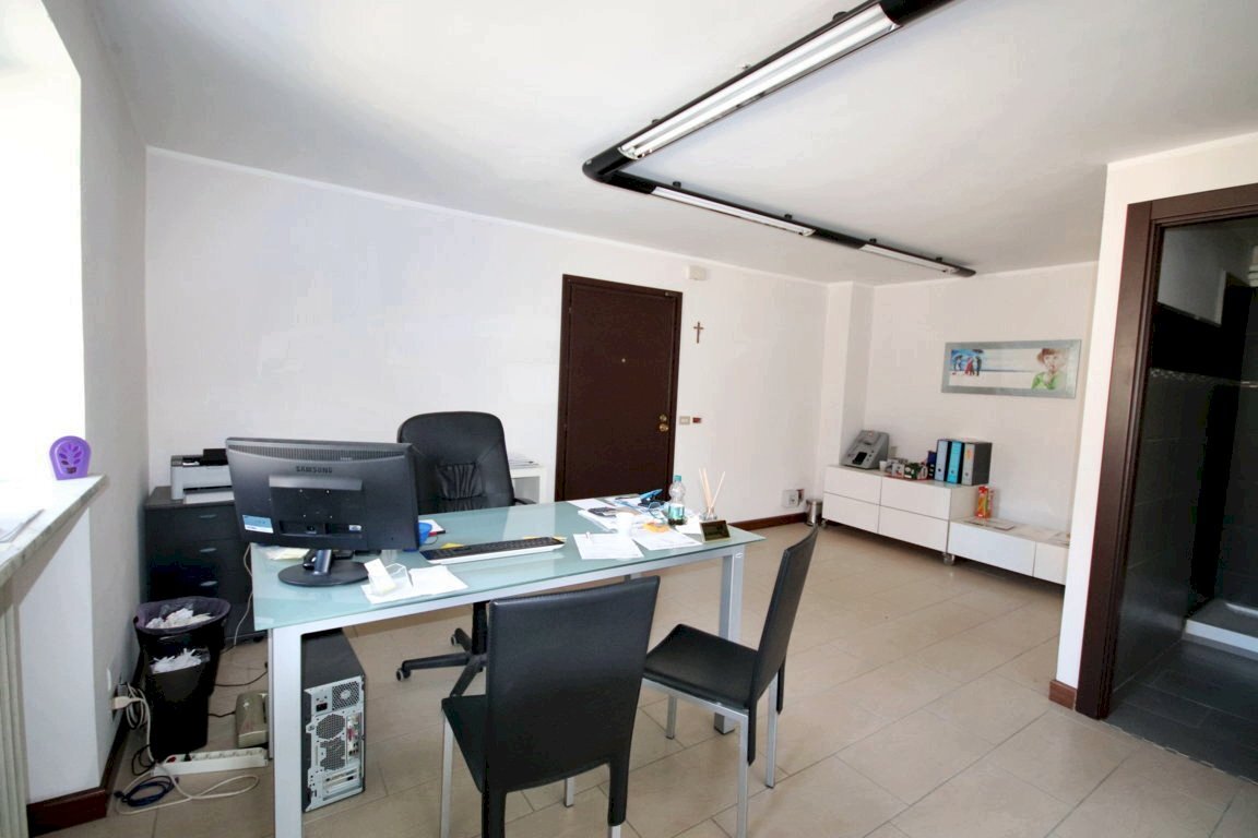 Warehouse Corso Cortemilia, 31, Alba - photo 2