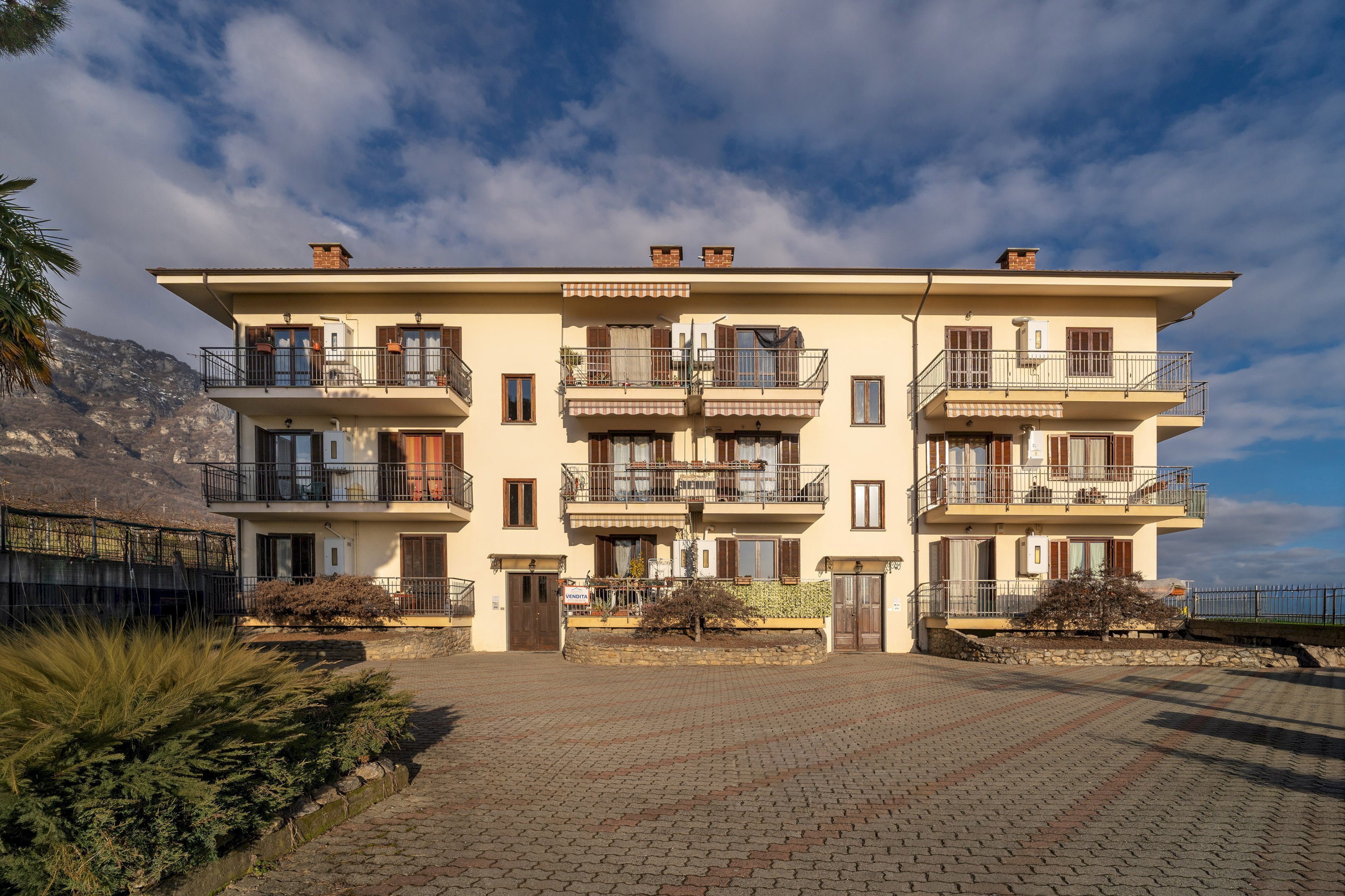Three-room apartment Via della Rocca, 18, Envie - photo 1