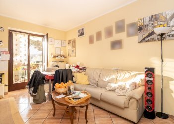 Trilocale Via della Rocca, 18, Envie - foto 11