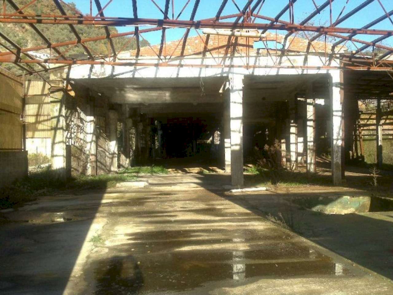 capannone esterni 2 - Capannone via San Rocco, Recco - foto 1