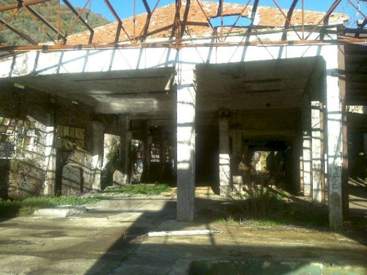 capannone esterni 3 - Capannone via San Rocco, Recco - foto 2