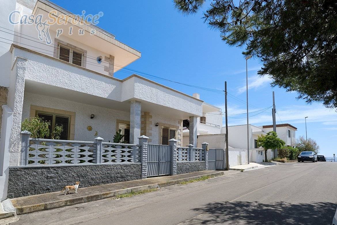 facciata - Villa via Enrico Tazzoli, Ugento - foto 1