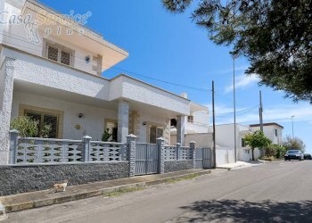 facciata - Villa via Enrico Tazzoli, Ugento - foto 1