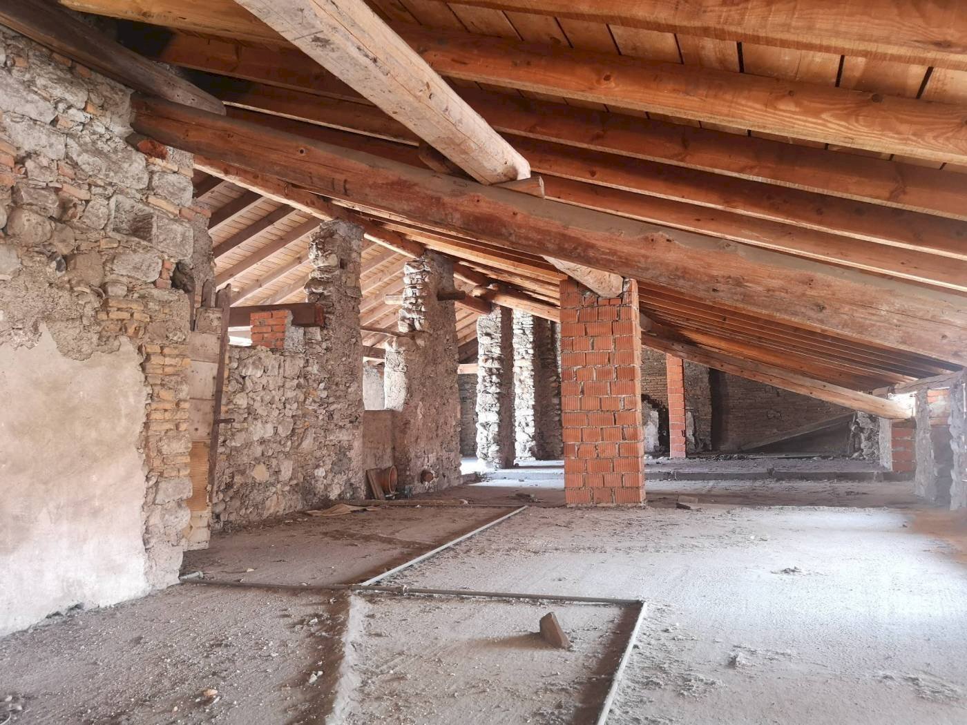 sottotetto - Stabile - Palazzo via Achille Motta, 1, Malnate - foto 2