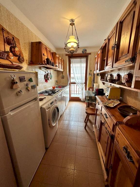 CUCINA - Trilocale via Giuseppe Verdi, 11, Bardonecchia - foto 2