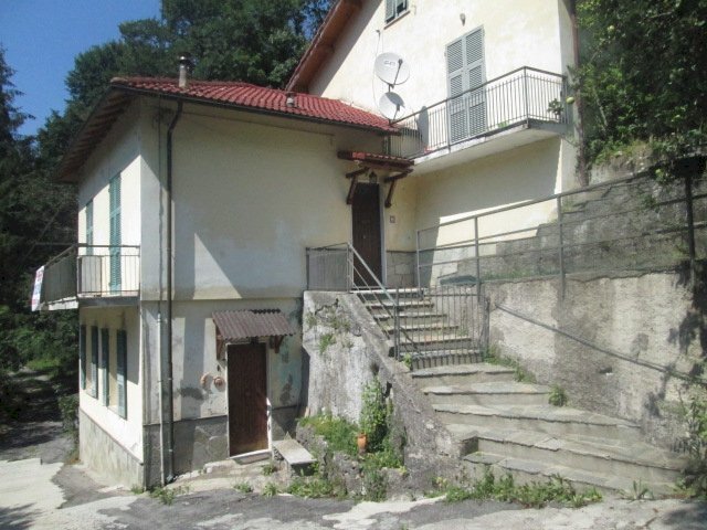 Independent house Montoggio - photo 1