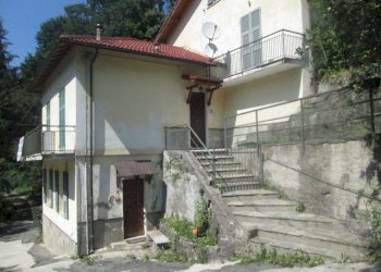 Independent house Montoggio - photo 1