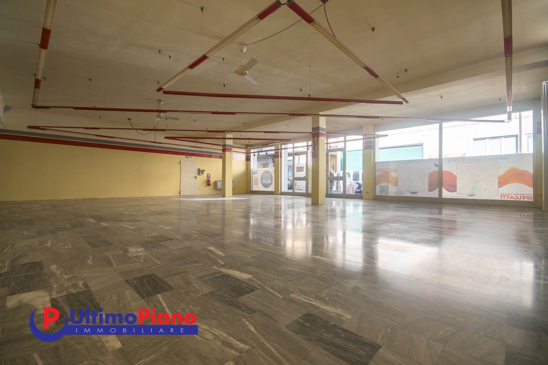 Shop Via Marmore, Aosta - photo 3