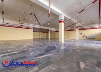 Shop Via Marmore, Aosta - photo 6