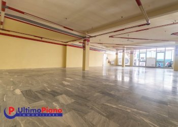 Shop Via Marmore, Aosta - photo 9