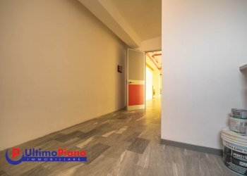 Shop Via Marmore, Aosta - photo 11