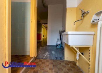 Shop Via Marmore, Aosta - photo 14