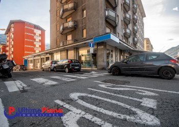 Shop Via Marmore, Aosta - photo 15