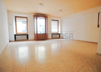 negozio - Locale Commerciale RASIA DAL POLO, Cornedo Vicentino - foto 1