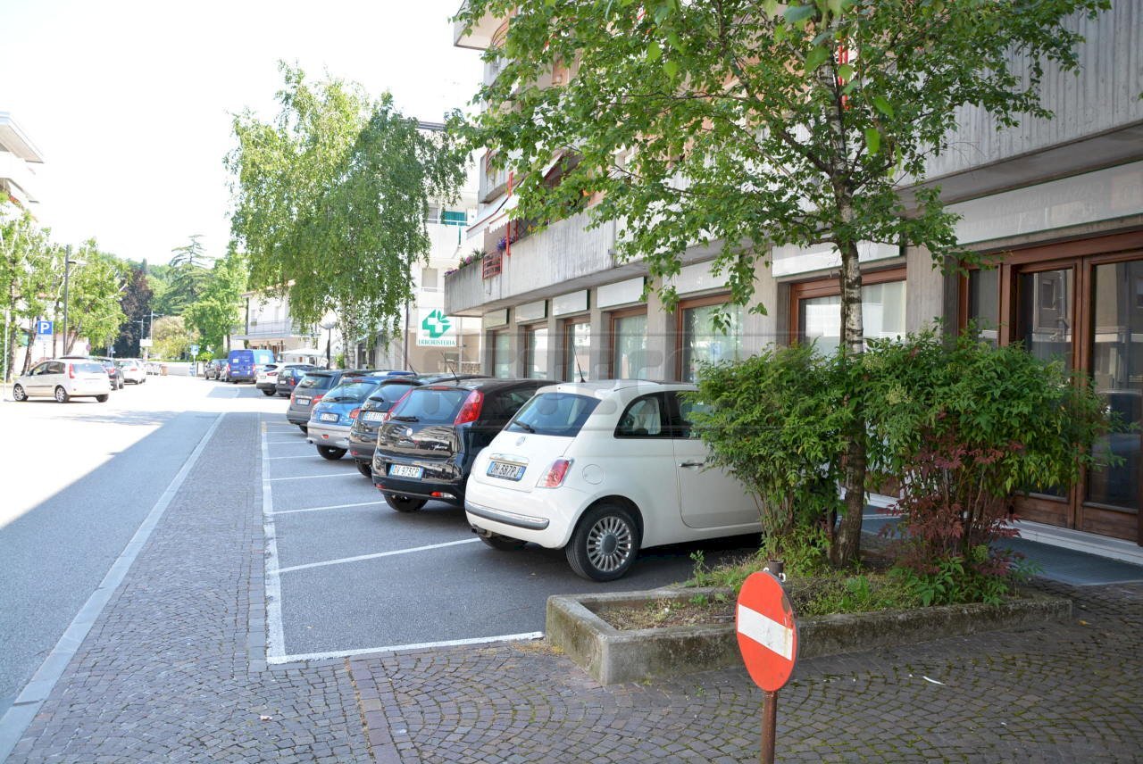 ESTERNI - Warehouse VIA DIVISIONE JULIA  18/19, Manzano - photo 2