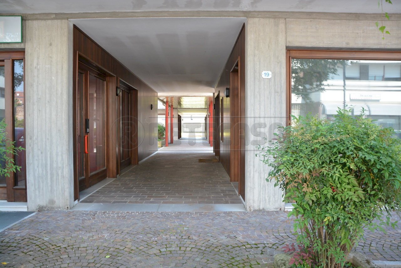 ESTERNI - Warehouse VIA DIVISIONE JULIA  18/19, Manzano - photo 3