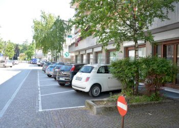 ESTERNI - Locale Commerciale VIA DIVISIONE JULI 18-19, Manzano - foto 4