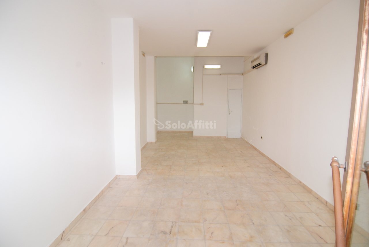 VANO PRINCIPALE - Locale Commerciale Livorno - foto 1