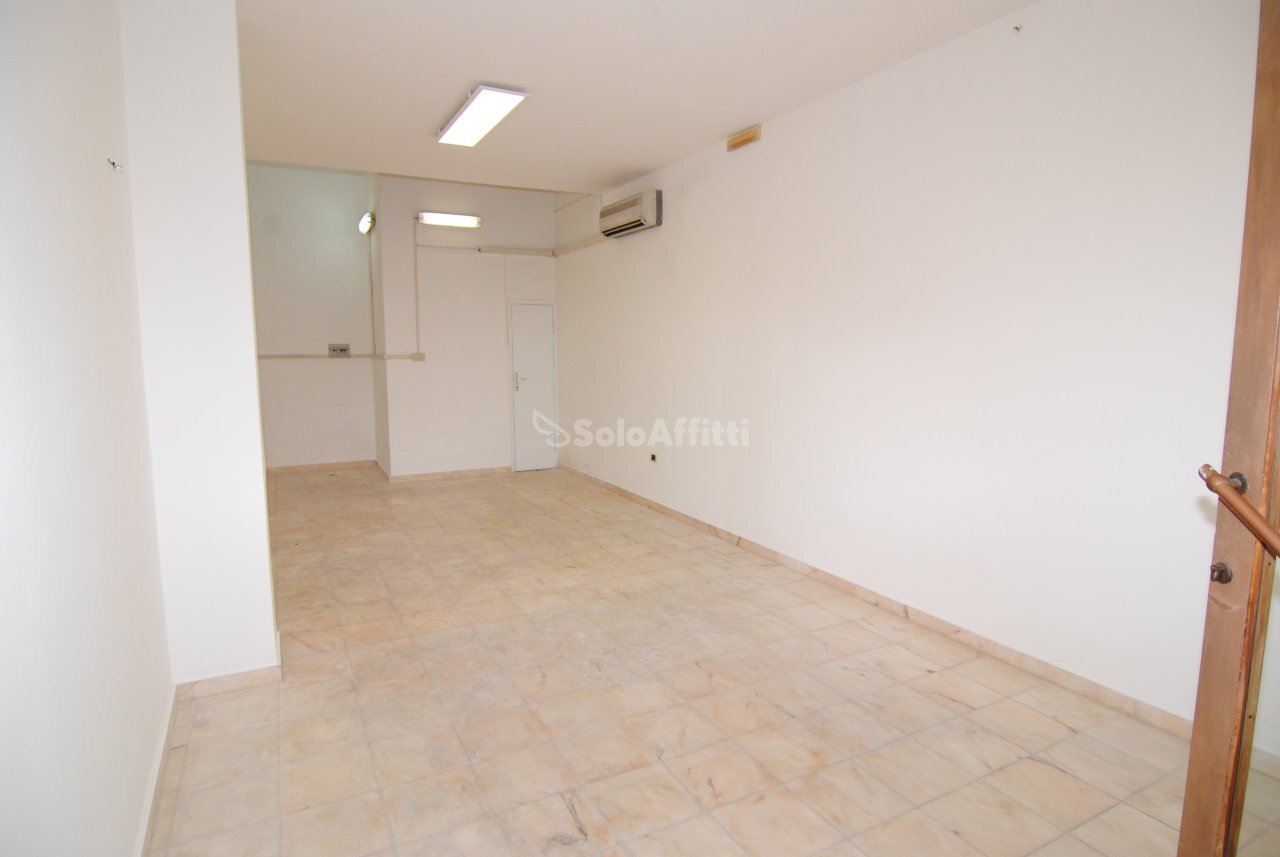 VANO PRINCIPALE - Locale Commerciale Livorno - foto 2