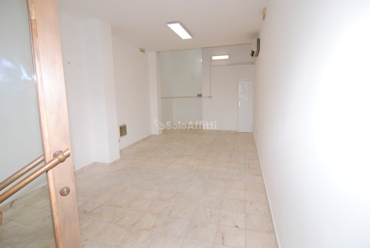 VANO PRINCIPALE - Locale Commerciale Livorno - foto 3