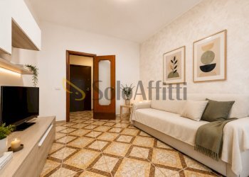 Soggiorno - Appartamento Piazza delle Medaglie D'Oro, Napoli (zona Arenella) - foto 2