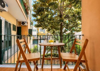 Balconata soggiorno - Appartamento Piazza delle Medaglie D'Oro, Napoli (zona Arenella) - foto 3