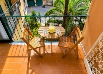 Balconata soggiorno - Appartamento Piazza delle Medaglie D'Oro, Napoli (zona Arenella) - foto 4