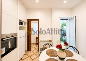 Sala da pranzo - Appartamento Piazza delle Medaglie D'Oro, Napoli (zona Arenella) - foto 6