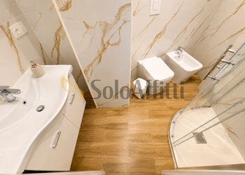 Bagno in camera - Appartamento Piazza delle Medaglie D'Oro, Napoli (zona Arenella) - foto 15