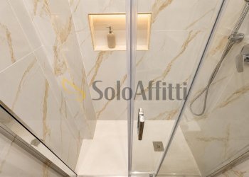 Bagno 2 - dettaglio doccia - Appartamento Piazza delle Medaglie D'Oro, Napoli (zona Arenella) - foto 20