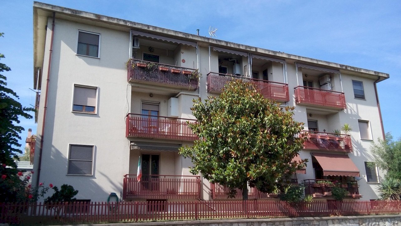 facciata - Quadrilocale Via M. Lucertini 3, Passignano sul Trasimeno - foto 3