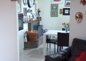 sala - Quadrilocale Via M. Lucertini 3, Passignano sul Trasimeno - foto 1