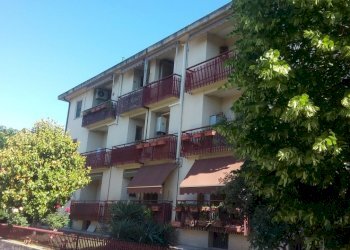 facciata - Quadrilocale Via M. Lucertini 3, Passignano sul Trasimeno - foto 4