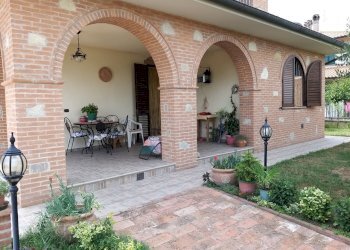 02.jpg - Villa Via Saragat 18, Castiglione del Lago - foto 2