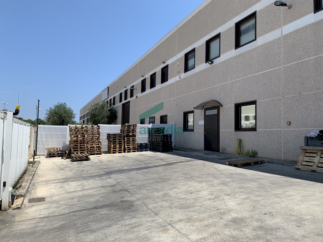 prospetto - Locale Commerciale Strada Provinciale Modugno-Bari 83, Modugno - foto 1