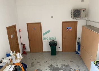 bagni e spogliatoi - Commercial Premises Strada Provinciale Modugno-Bari 83, Modugno - photo 5