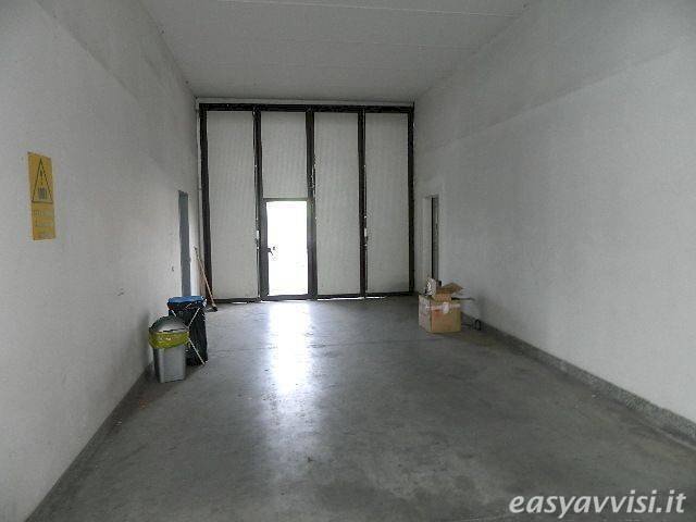 locali_e_fondi_commerciali_a_avenza_carrara_647003 - Locale Commerciale Viale Castruccio Castracani, Lucca - foto 3