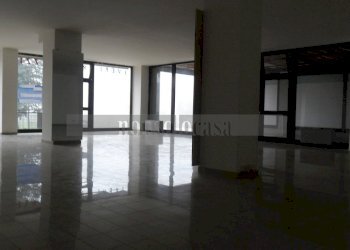 SAM_6732.JPG - Locale Commerciale VIA OLAF PALME, Bastia Umbra - foto 1